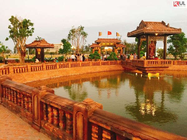 Top 10 ngôi chùa nổi tiếng ở Bình Thuận - ALONGWALKER