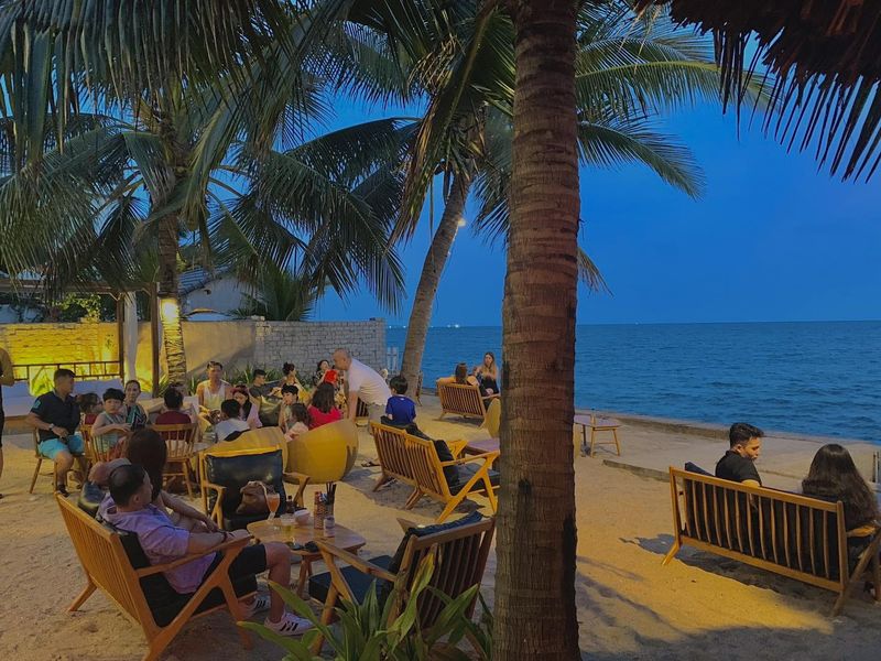 10 quán cafe view biển đẹp ở Phan Thiết cho check-in sống ảo - Coolmate