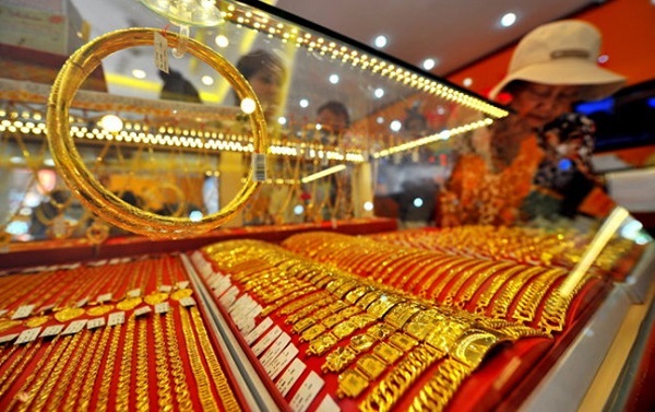 Các cửa hàng vàng có thể tự trang bị vũ khí không?
