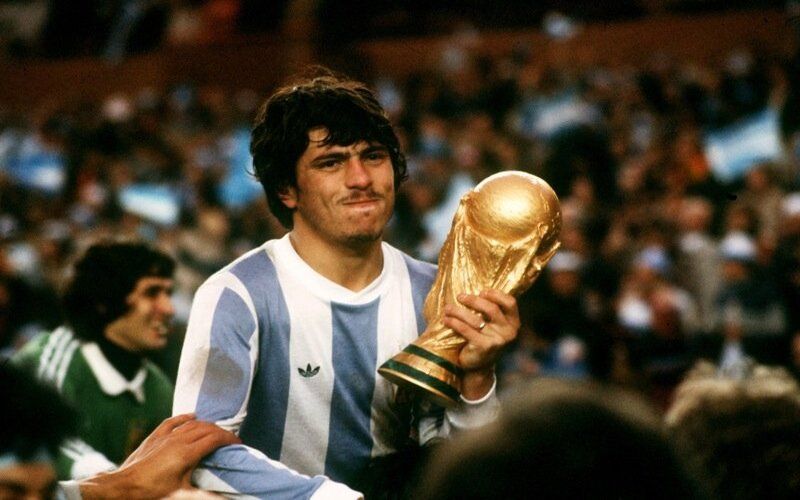 Những trung vệ vĩ đại nhất mọi thời đại của Argentina: 6 huyền thoại hàng đầu