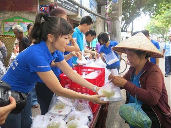 Từ thiện là gì? Các hình thức từ thiện nên được khuyến khích